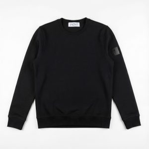 Schwarzes SNØVIT Sweatshirt Midnight Cøre, Vorderansicht, gerippter Rundhalsausschnitt.